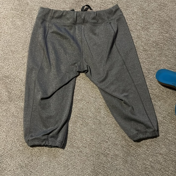 North Face Crop sweats - size L - Picture 5 of 5